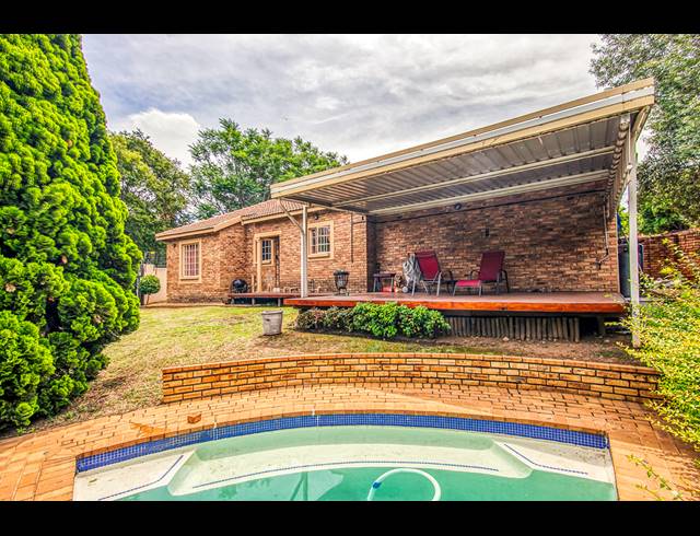 3 BEDROOM SIMPLEX FOR SALE IN FOURWAYS
